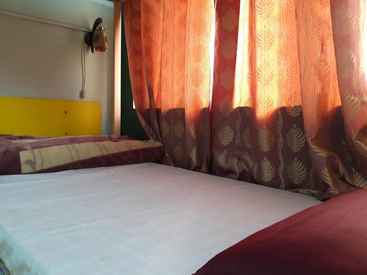 Ganga Fuji Home Varanasi Exteriör bild