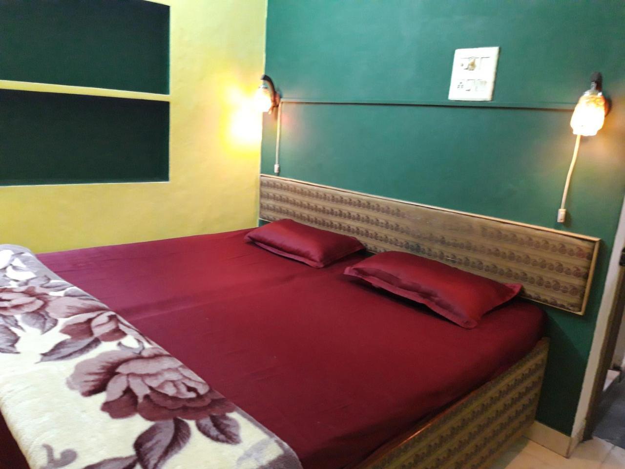 Ganga Fuji Home Varanasi Exteriör bild
